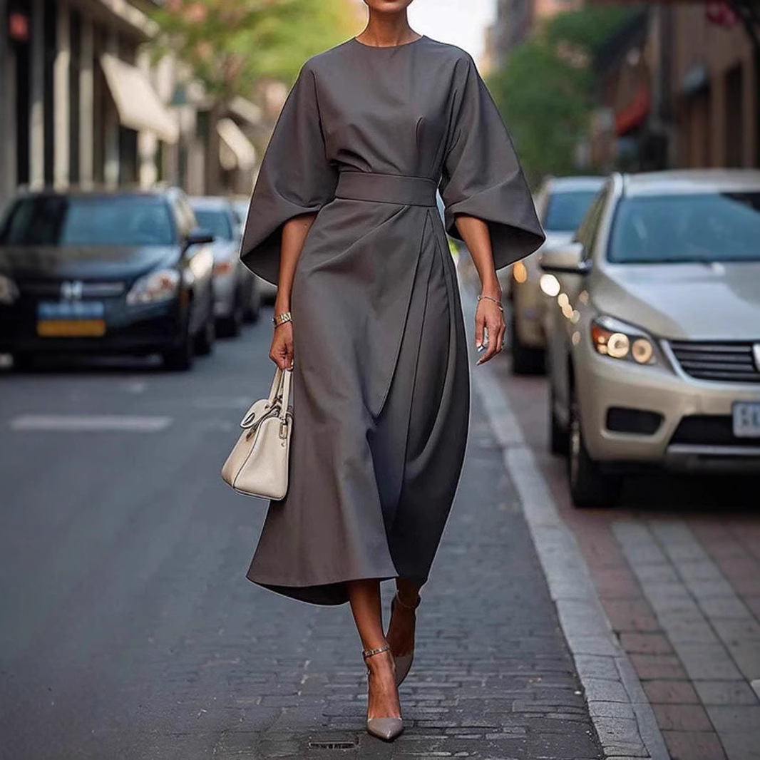 Victoria - Elegant klänning med ärmar