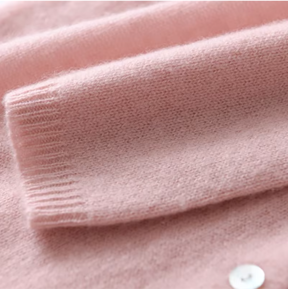 Mysig antracitfärgad cardigan med knappar – Okomplicerad elegans