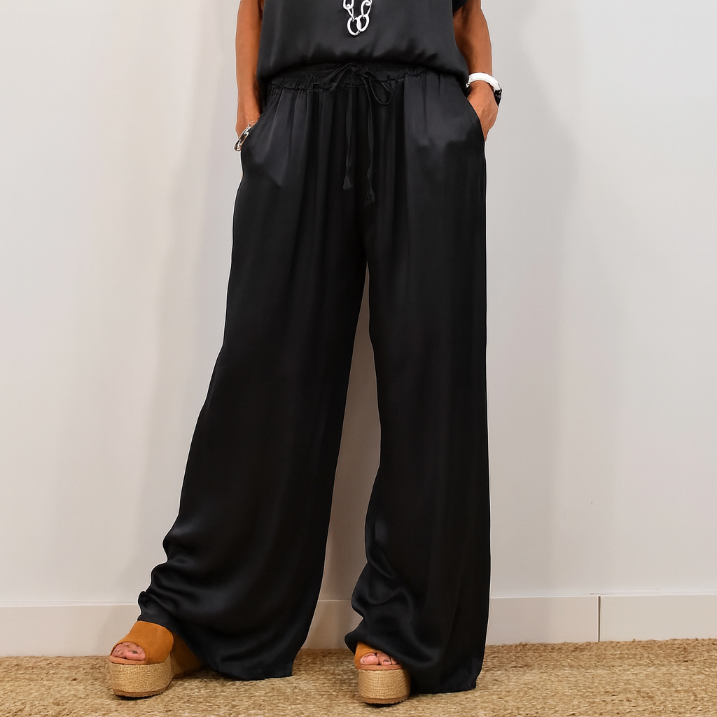 Elegant Satin-Jumpsuit – Raffinerad Stil med Oansträngd Grace