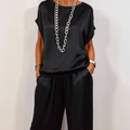Elegant Satin-Jumpsuit – Raffinerad Stil med Oansträngd Grace