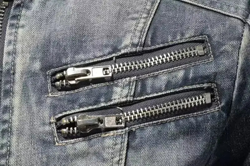 Sebastian – Modern denimjacka med maskulint inslag