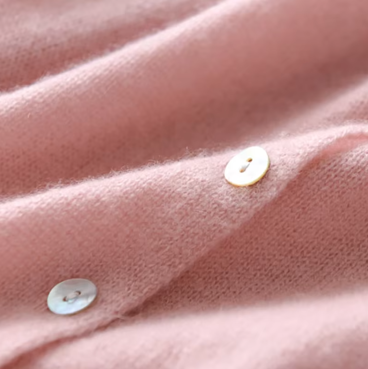 Mysig antracitfärgad cardigan med knappar – Okomplicerad elegans